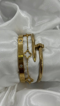 Élégance Gold Plated Bangle Bracelets Stack